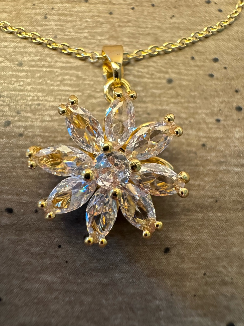 Gold Snowflake Pendant Spinner Necklace - Women Jewelry - Picture 4 of 7